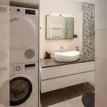 Drago 4* - 2 Minutes From The Town Centre