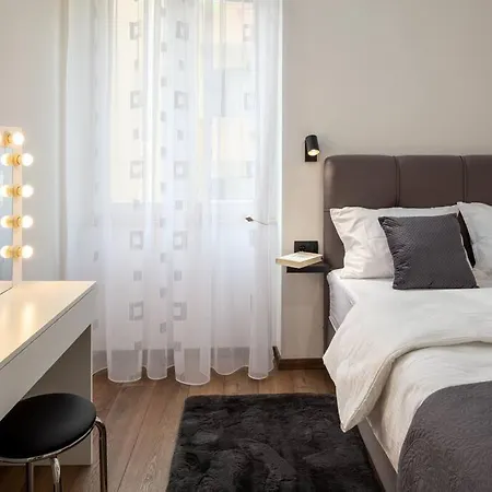 Drago 4* - 2 Minutes From The Town Centre Appartement *